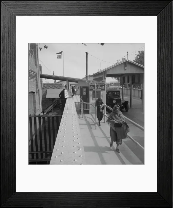 Framed Print : Crossing the international bridge between Juarez, Mexico and El Paso, Texas, 1937. Creator: Dorothea Lange Framed Print : Crossing the international bridge between Juarez, Mexico and El Paso, Texas, 1937. Creator: Dorothea Lange