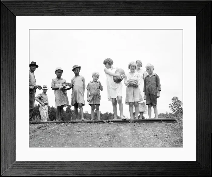 Framed Print : Sharecroppers families gathering needs for their 4th of July celebration... Mississippi, 1936. Creator: Dorothea Lange Framed Print : Sharecroppers families gathering needs for their 4th of July celebration... Mississippi, 1936. Creator: Dorothea Lange