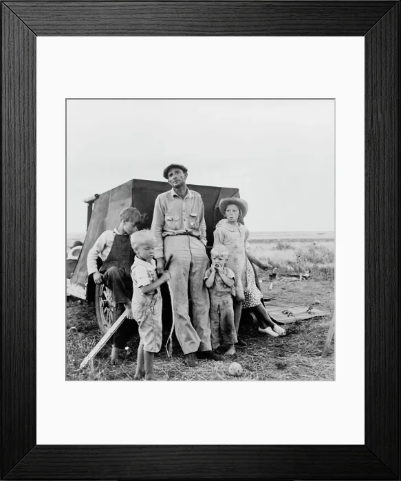 Framed Print : Old time professional migratory laborer camping on the outskirts of Perryton, Texas, 1938. Creator: Dorothea Lange