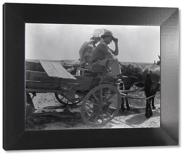 Oklahoma roadside encounter day laborers, 1936. Creator: Dorothea Lange