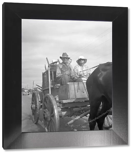 Moving day on the Delta cotton lands, Arkansas, 1936. Creator: Dorothea Lange