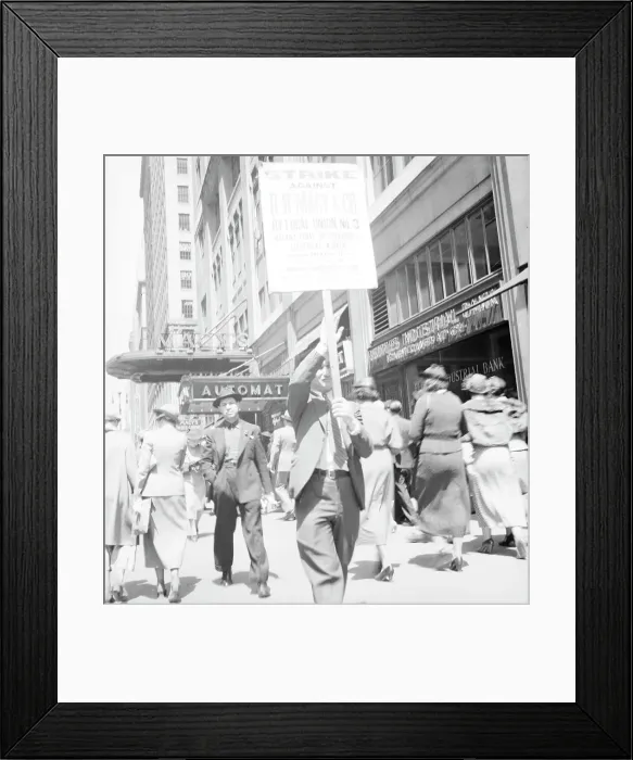 Framed Print : [Untitled photo]: New York City street scene, 1936. Creator: Dorothea Lange