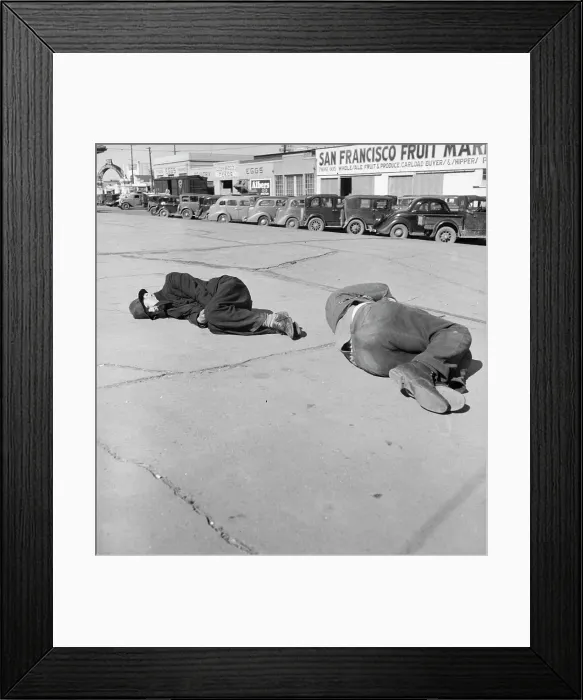 Framed Print : Scene along Skid Row, Howard Street, San Francisco, California, 1937. Creator: Dorothea Lange. Scene along Skid Row, Howard Street, San Francisco, California, 1937. Creator: Dorothea Lange Framed Print : Scene along Skid Row, Howard Street, San Francisco, California, 1937. Creator: Dorothea Lange. Scene along Skid Row, Howard Street, San Francisco, California, 1937. Creator: Dorothea Lange