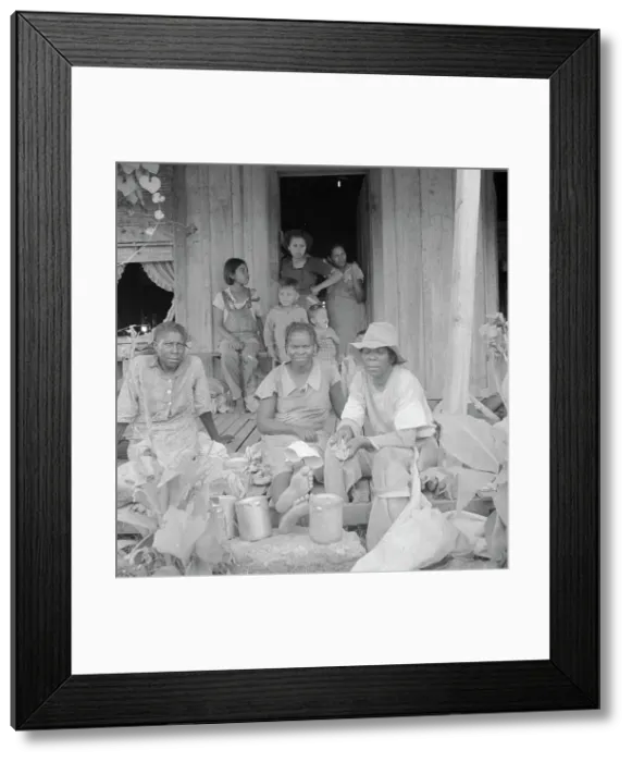 Framed Print : Migrant cotton pickers at lunchtime, near Radstown, Texas, 1936. Creator: Dorothea Lange Framed Print : Migrant cotton pickers at lunchtime, near Radstown, Texas, 1936. Creator: Dorothea Lange