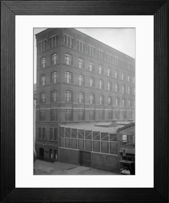 Framed Print : Government Printing office - Views, 1912. Creator: Harris & Ewing. Government Printing office - Views, 1912. Creator: Harris & Ewing Framed Print : Government Printing office - Views, 1912. Creator: Harris & Ewing. Government Printing office - Views, 1912. Creator: Harris & Ewing