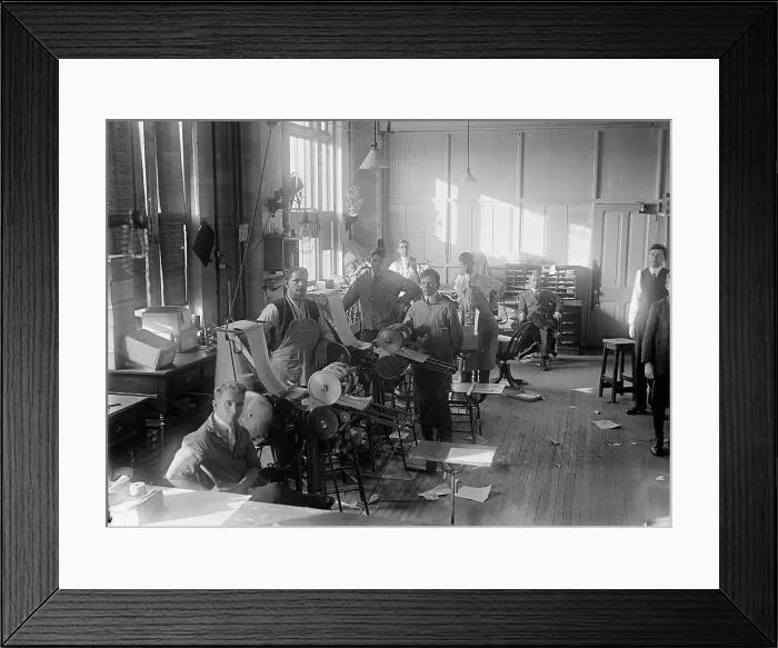 Framed Print : Government Printing office - Views, 1912. Creator: Harris & Ewing. Government Printing office - Views, 1912. Creator: Harris & Ewing