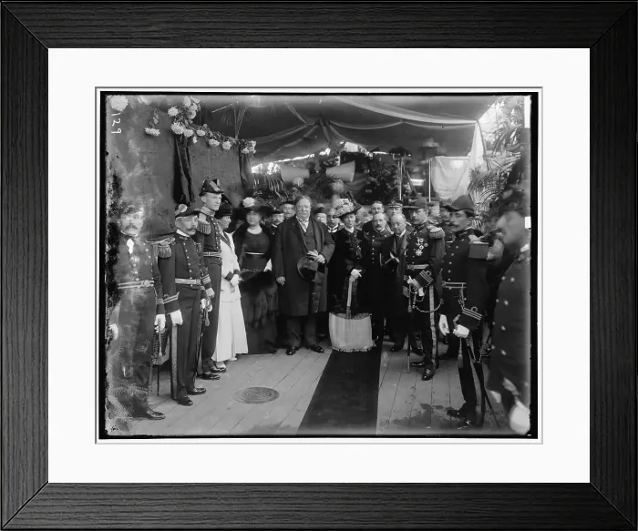 Framed Print : William Howard Taft, between 1910 and 1920. Creator: Harris & Ewing. William Howard Taft, between 1910 and 1920. Creator: Harris & Ewing Framed Print : William Howard Taft, between 1910 and 1920. Creator: Harris & Ewing. William Howard Taft, between 1910 and 1920. Creator: Harris & Ewing