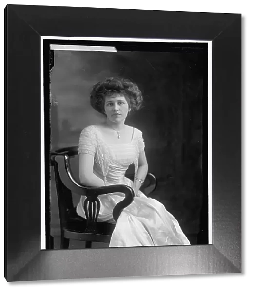 Miss Z. Gaddis, between 1913 and 1918. Creator: Harris & Ewing. Miss Z. Gaddis, between 1913 and 1918. Creator: Harris & Ewing