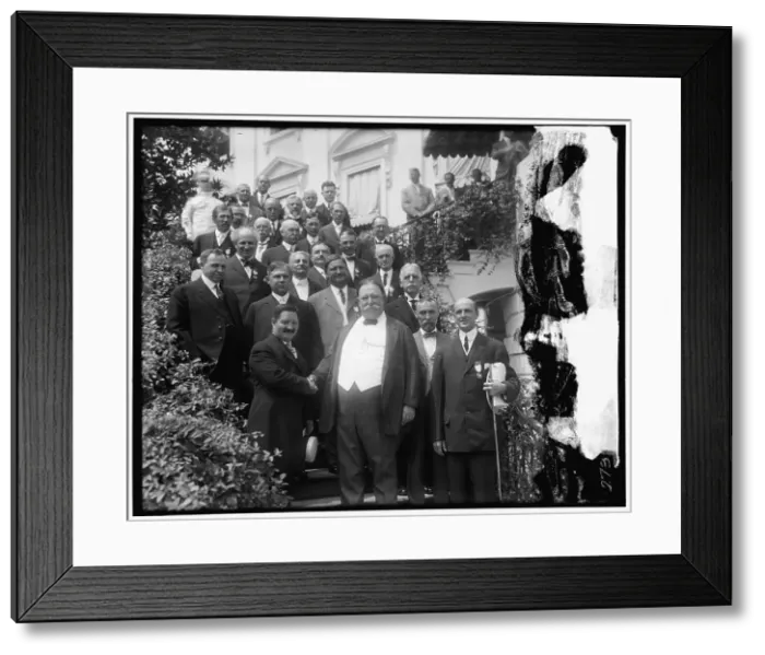 Framed Print : President Taft with members of Notification Committee, between 1910 and 1920. Creator: Harris & Ewing. President Taft with members of Notification Committee, between 1910 and 1920. Creator: Harris & Ewing Framed Print : President Taft with members of Notification Committee, between 1910 and 1920. Creator: Harris & Ewing. President Taft with members of Notification Committee, between 1910 and 1920. Creator: Harris & Ewing
