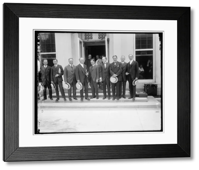 Framed Print : Chicago businessmen, between 1910 and 1920. Creator: Harris & Ewing. Chicago businessmen, between 1910 and 1920. Creator: Harris & Ewing Framed Print : Chicago businessmen, between 1910 and 1920. Creator: Harris & Ewing. Chicago businessmen, between 1910 and 1920. Creator: Harris & Ewing