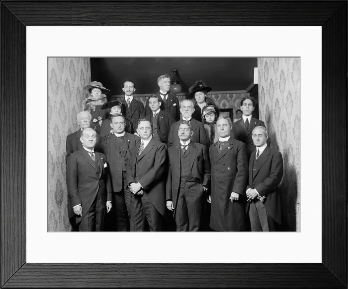 Framed Print : Unidentified Group On Entrance Stairway of John Barrett's Residence; 12 Men, 3 Women, Child, 1915. Creator: Harris & Ewing. Unidentified Group On Entrance Stairway of John Barrett's Residence; 12 Men, 3 Women, Child, 1915 Framed Print : Unidentified Group On Entrance Stairway of John Barrett's Residence; 12 Men, 3 Women, Child, 1915. Creator: Harris & Ewing. Unidentified Group On Entrance Stairway of John Barrett's Residence; 12 Men, 3 Women, Child, 1915