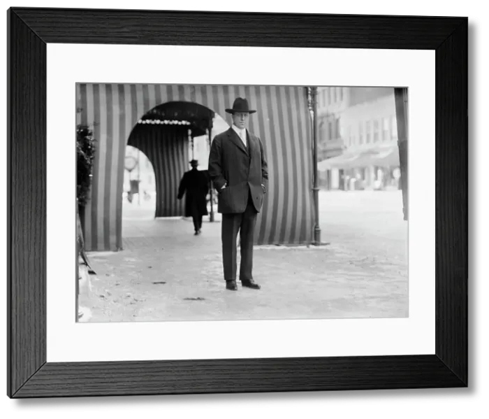 Framed Print : William Randolph Hearst - Snap At Willard, 1911. Creator: Harris & Ewing. William Randolph Hearst - Snap At Willard, 1911. Creator: Harris & Ewing Framed Print : William Randolph Hearst - Snap At Willard, 1911. Creator: Harris & Ewing. William Randolph Hearst - Snap At Willard, 1911. Creator: Harris & Ewing