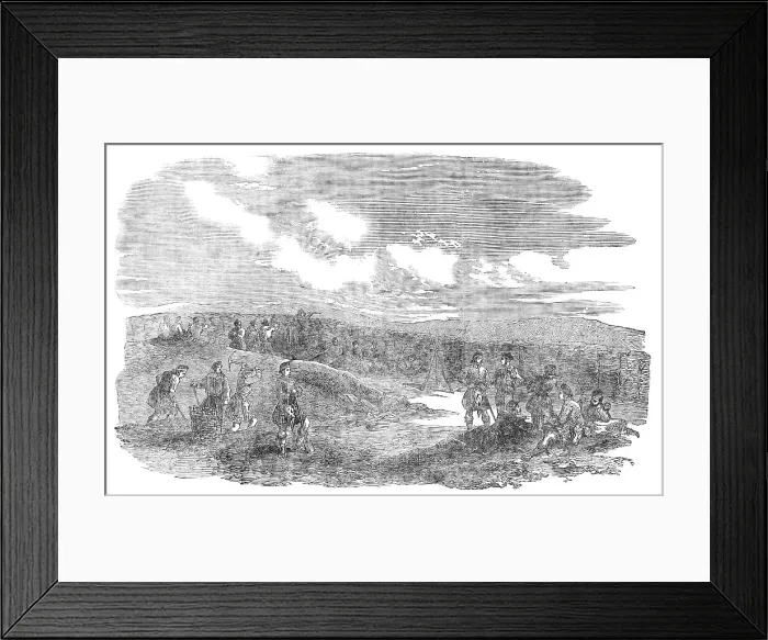 Framed Print : The Siege of Sebastopol - Working Party of Highlanders and Sailors in the 21-Gun Battery, 1854. Creator: Unknown Framed Print : The Siege of Sebastopol - Working Party of Highlanders and Sailors in the 21-Gun Battery, 1854. Creator: Unknown