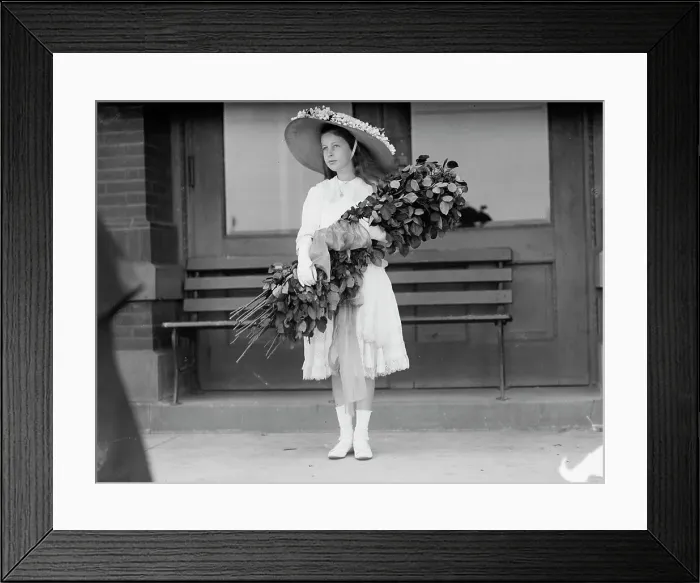 Framed Print : Claudia Lyon of Texas, Sponsor At Launching of U.S.S. Texas, May 18, 1912. Creator: Harris & Ewing. Claudia Lyon of Texas, Sponsor At Launching of U.S.S. Texas, May 18, 1912. Creator: Harris & Ewing Framed Print : Claudia Lyon of Texas, Sponsor At Launching of U.S.S. Texas, May 18, 1912. Creator: Harris & Ewing. Claudia Lyon of Texas, Sponsor At Launching of U.S.S. Texas, May 18, 1912. Creator: Harris & Ewing