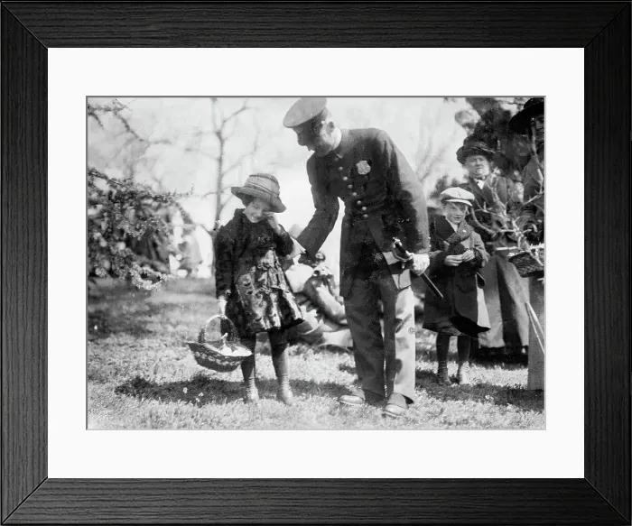 Framed Print : Easter Egg Rolling, White House, 1911. Creator: Harris & Ewing. Easter Egg Rolling, White House, 1911. Creator: Harris & Ewing Framed Print : Easter Egg Rolling, White House, 1911. Creator: Harris & Ewing. Easter Egg Rolling, White House, 1911. Creator: Harris & Ewing