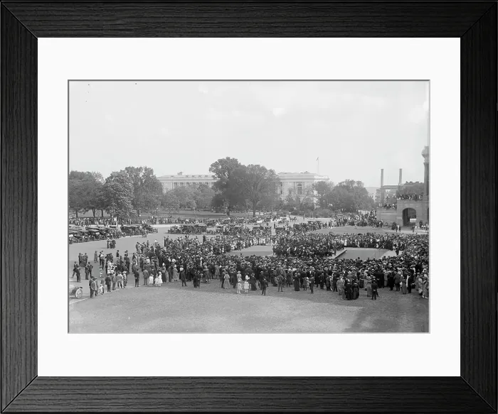 Framed Print : Bible Society Open Air Meeting, East Front of The Capitol, 1917. Creator: Harris & Ewing. Bible Society Open Air Meeting, East Front of The Capitol, 1917. Creator: Harris & Ewing Framed Print : Bible Society Open Air Meeting, East Front of The Capitol, 1917. Creator: Harris & Ewing. Bible Society Open Air Meeting, East Front of The Capitol, 1917. Creator: Harris & Ewing