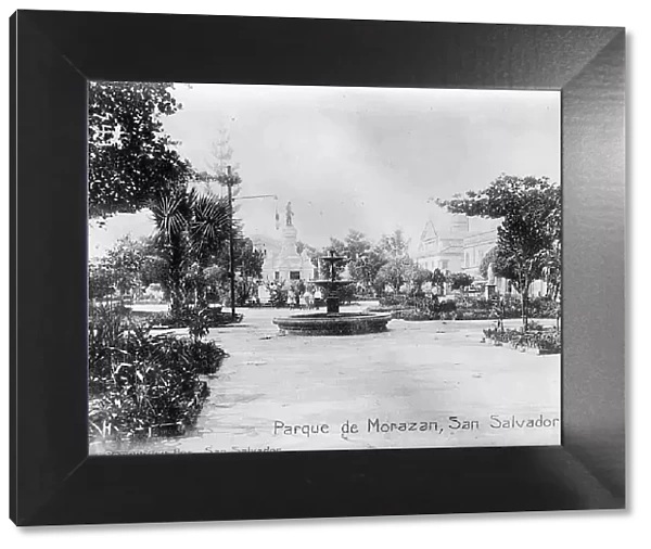 El Salvador- Park Scene In San Salvador, 1911. Creator: Harris & Ewing. El Salvador- Park Scene In San Salvador, 1911. Creator: Harris & Ewing