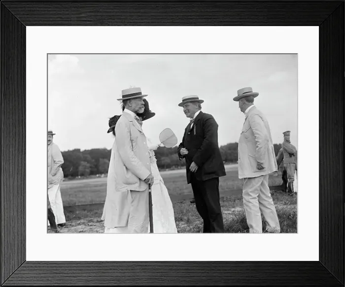 Framed Print : Wright Brothers Flight, 1909. Creator: Harris & Ewing. Wright Brothers Flight, 1909. Creator: Harris & Ewing Framed Print : Wright Brothers Flight, 1909. Creator: Harris & Ewing. Wright Brothers Flight, 1909. Creator: Harris & Ewing