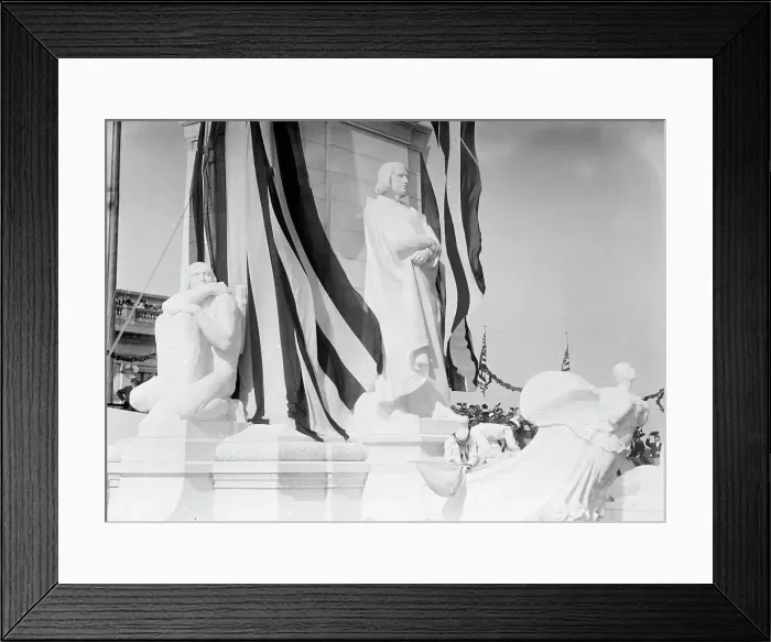 Framed Print : Columbus Memorial - Statue of Columbus, 1912. Creator: Harris & Ewing. Columbus Memorial - Statue of Columbus, 1912. Creator: Harris & Ewing Framed Print : Columbus Memorial - Statue of Columbus, 1912. Creator: Harris & Ewing. Columbus Memorial - Statue of Columbus, 1912. Creator: Harris & Ewing
