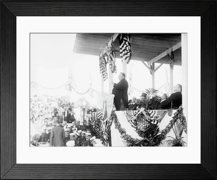 Framed Print : Columbus Memorial - President Taft Speaking, 1912. Creator: Harris & Ewing. Columbus Memorial - President Taft Speaking, 1912. Creator: Harris & Ewing Framed Print : Columbus Memorial - President Taft Speaking, 1912. Creator: Harris & Ewing. Columbus Memorial - President Taft Speaking, 1912. Creator: Harris & Ewing