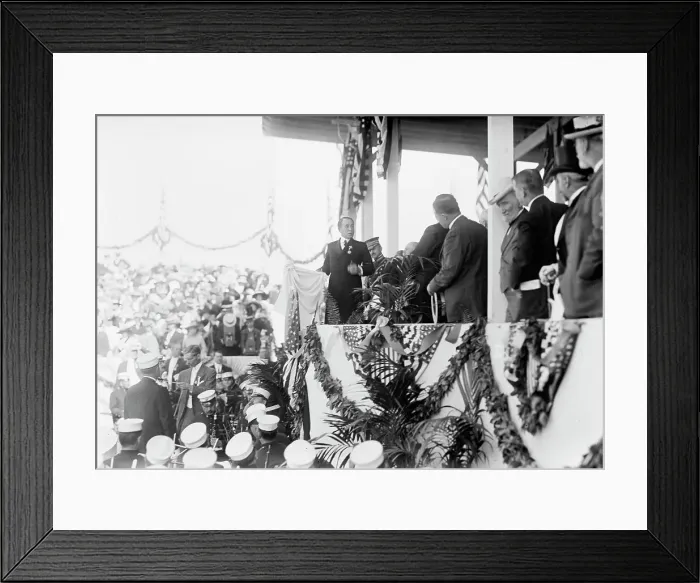 Framed Print : Columbus Statue Unveiling, 1912. Creator: Harris & Ewing. Columbus Statue Unveiling, 1912. Creator: Harris & Ewing Framed Print : Columbus Statue Unveiling, 1912. Creator: Harris & Ewing. Columbus Statue Unveiling, 1912. Creator: Harris & Ewing