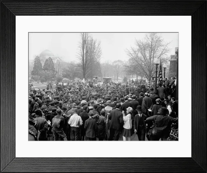 Framed Print : Boy Scouts, at Department of Agriculture, 1917. Creator: Harris & Ewing. Boy Scouts, at Department of Agriculture, 1917. Creator: Harris & Ewing Framed Print : Boy Scouts, at Department of Agriculture, 1917. Creator: Harris & Ewing. Boy Scouts, at Department of Agriculture, 1917. Creator: Harris & Ewing