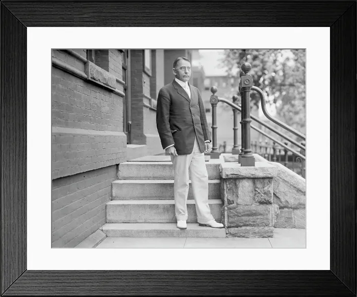 Framed Print : Oliver Lanard Fassig - Meteorologist, Weather Bureau, 1912. Creator: Harris & Ewing. Oliver Lanard Fassig - Meteorologist, Weather Bureau, 1912. Creator: Harris & Ewing Framed Print : Oliver Lanard Fassig - Meteorologist, Weather Bureau, 1912. Creator: Harris & Ewing. Oliver Lanard Fassig - Meteorologist, Weather Bureau, 1912. Creator: Harris & Ewing