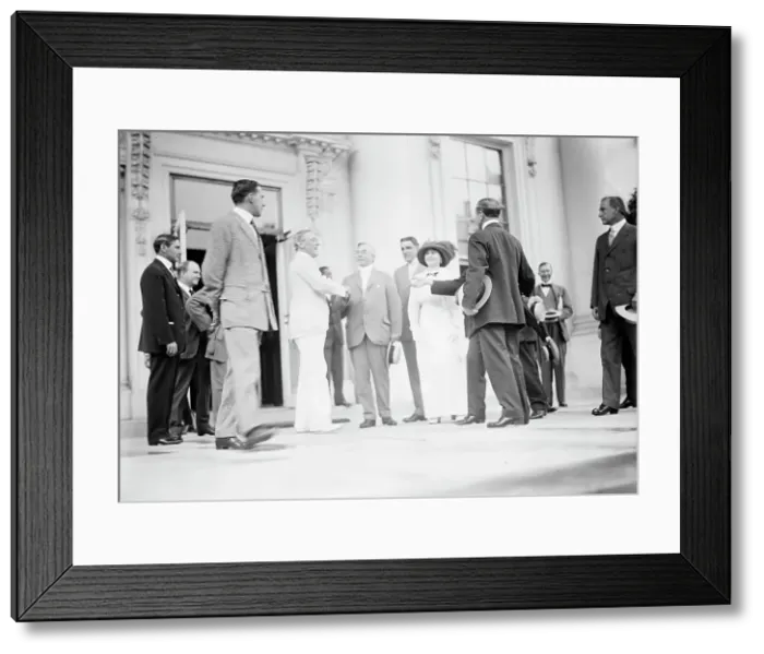 Framed Print : Boy Scouts - Relay Race Starting At White House, District Head of Scouts, Colini... 1913. Creator: Harris & Ewing. Boy Scouts - Relay Race Starting At White House, District Head of Scouts, Colini... 1913. Creator: Harris & Ewing Framed Print : Boy Scouts - Relay Race Starting At White House, District Head of Scouts, Colini... 1913. Creator: Harris & Ewing. Boy Scouts - Relay Race Starting At White House, District Head of Scouts, Colini... 1913. Creator: Harris & Ewing