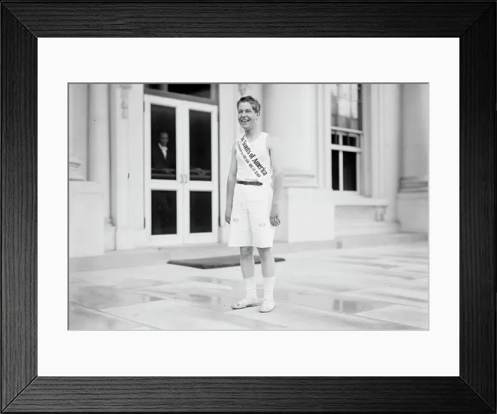 Framed Print : Boy Scouts - Relay Race Starting At White House, Fred Reed, 1913. Creator: Harris & Ewing. Boy Scouts - Relay Race Starting At White House, Fred Reed, 1913. Creator: Harris & Ewing Framed Print : Boy Scouts - Relay Race Starting At White House, Fred Reed, 1913. Creator: Harris & Ewing. Boy Scouts - Relay Race Starting At White House, Fred Reed, 1913. Creator: Harris & Ewing