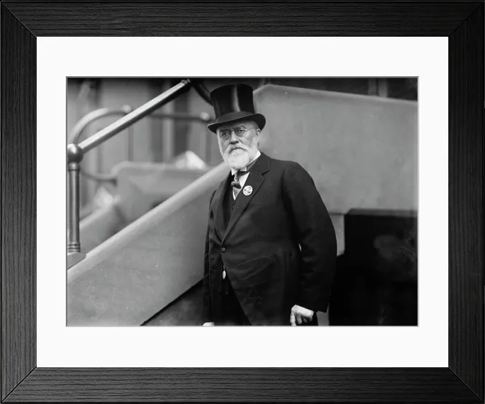 Framed Print : Sir John M. Gibson, Grand Comdr. Canada - Masons International Congress, 1912. Creator: Harris & Ewing. Sir John M. Gibson, Grand Comdr. Canada - Masons International Congress, 1912. Creator: Harris & Ewing Framed Print : Sir John M. Gibson, Grand Comdr. Canada - Masons International Congress, 1912. Creator: Harris & Ewing. Sir John M. Gibson, Grand Comdr. Canada - Masons International Congress, 1912. Creator: Harris & Ewing