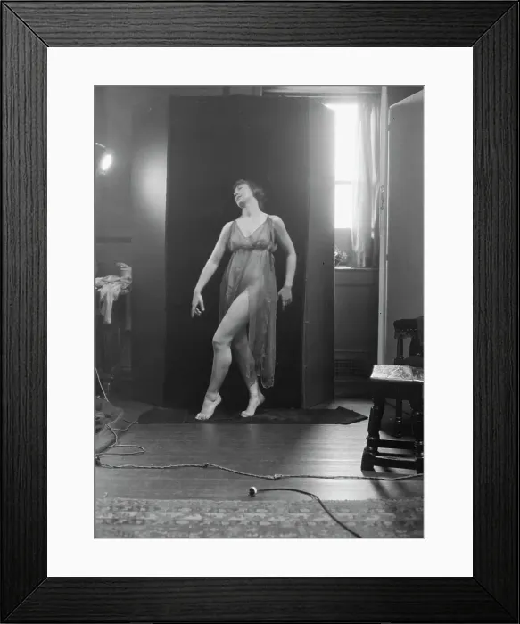 Framed Print : Elsie Dufour dancer, between 1918 and 1920? Creator: Arnold Genthe Framed Print : Elsie Dufour dancer, between 1918 and 1920? Creator: Arnold Genthe
