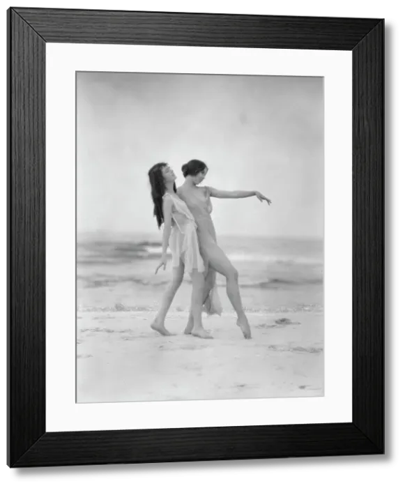 Framed Print : Severn, Margaret, Miss, and an unidentified dancer, 1923 Creator: Arnold Genthe Framed Print : Severn, Margaret, Miss, and an unidentified dancer, 1923 Creator: Arnold Genthe