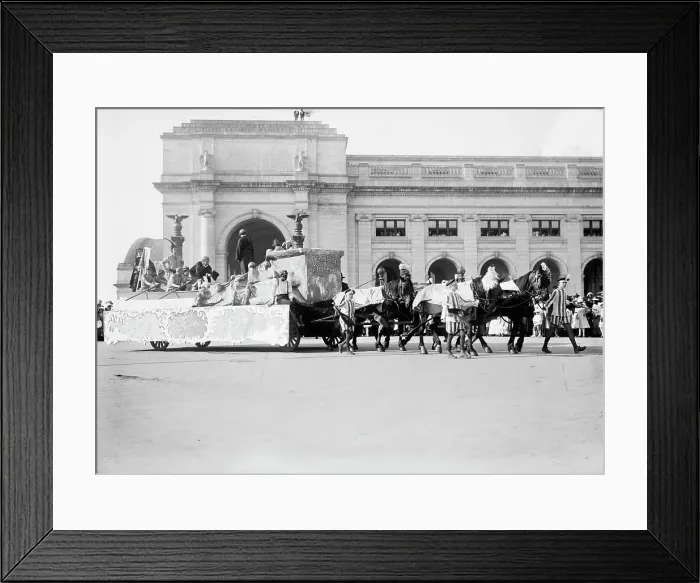 Framed Print : Columbus Memorial. Parade At Unveiling, 1912. Creator: Harris & Ewing. Columbus Memorial. Parade At Unveiling, 1912. Creator: Harris & Ewing