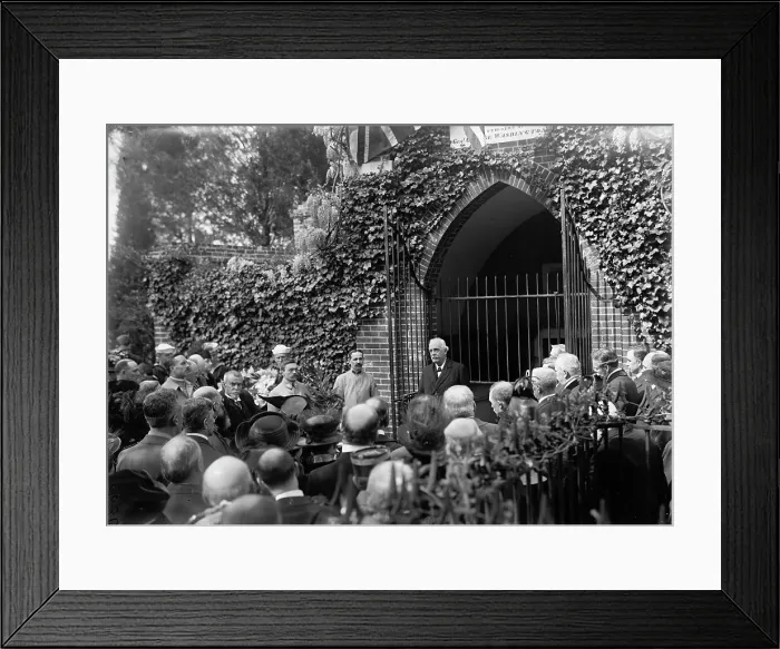 Framed Print : British Commission To U.S. - Balfour, Etc. at Mount Vernon, 1917. Allied Commission For Other... Creator: Harris & Ewing. British Commission To U.S. - Balfour, Etc. at Mount Vernon, 1917. Allied Commission For Other... Creator: Harris & Ewing Framed Print : British Commission To U.S. - Balfour, Etc. at Mount Vernon, 1917. Allied Commission For Other... Creator: Harris & Ewing. British Commission To U.S. - Balfour, Etc. at Mount Vernon, 1917. Allied Commission For Other... Creator: Harris & Ewing