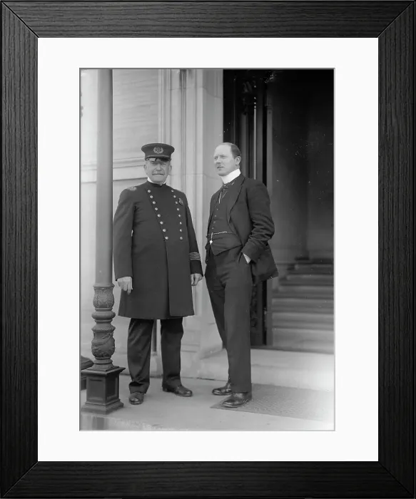 Framed Print : British Commission To U.S. - Inspector D.O. O'Donnell Talking To D.C. Policeman, 1917. Creator: Harris & Ewing. British Commission To U.S. - Inspector D.O. O'Donnell Talking To D.C. Policeman, 1917. Creator: Harris & Ewing Framed Print : British Commission To U.S. - Inspector D.O. O'Donnell Talking To D.C. Policeman, 1917. Creator: Harris & Ewing. British Commission To U.S. - Inspector D.O. O'Donnell Talking To D.C. Policeman, 1917. Creator: Harris & Ewing