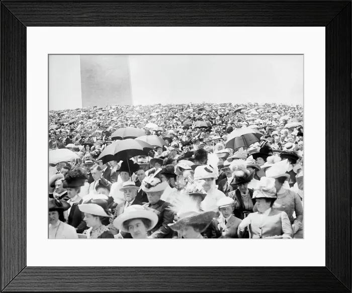 Framed Print : Military Field Mass. Crowds on Monument Grounds, 1912. Creator: Harris & Ewing. Military Field Mass. Crowds on Monument Grounds, 1912. Creator: Harris & Ewing Framed Print : Military Field Mass. Crowds on Monument Grounds, 1912. Creator: Harris & Ewing. Military Field Mass. Crowds on Monument Grounds, 1912. Creator: Harris & Ewing