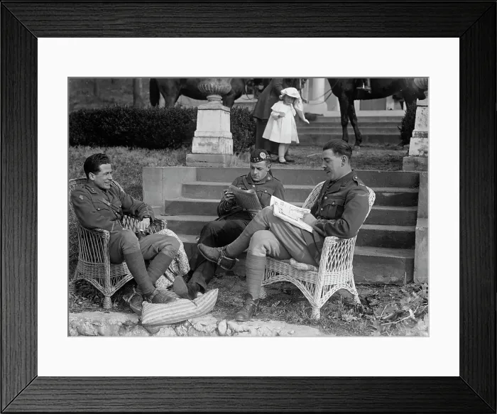 Framed Print : British Soldiers, 1917. Creator: Harris & Ewing. British Soldiers, 1917. Creator: Harris & Ewing Framed Print : British Soldiers, 1917. Creator: Harris & Ewing. British Soldiers, 1917. Creator: Harris & Ewing