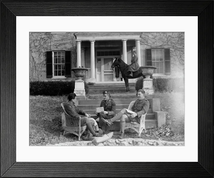 Framed Print : British Soldiers, 1917. Creator: Harris & Ewing. British Soldiers, 1917. Creator: Harris & Ewing Framed Print : British Soldiers, 1917. Creator: Harris & Ewing. British Soldiers, 1917. Creator: Harris & Ewing