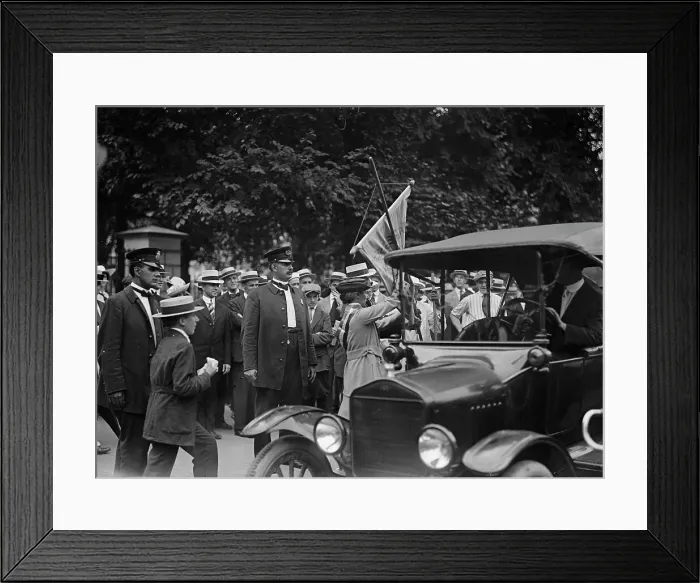 Framed Print : Woman Suffrage Arrests, 1917. Creator: Harris & Ewing. Woman Suffrage Arrests, 1917. Creator: Harris & Ewing Framed Print : Woman Suffrage Arrests, 1917. Creator: Harris & Ewing. Woman Suffrage Arrests, 1917. Creator: Harris & Ewing