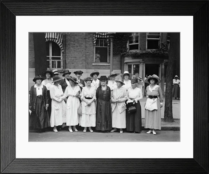 Framed Print : Woman Suffrage - Groups at Headquarters, 1917. Creator: Harris & Ewing. Woman Suffrage - Groups at Headquarters, 1917. Creator: Harris & Ewing Framed Print : Woman Suffrage - Groups at Headquarters, 1917. Creator: Harris & Ewing. Woman Suffrage - Groups at Headquarters, 1917. Creator: Harris & Ewing