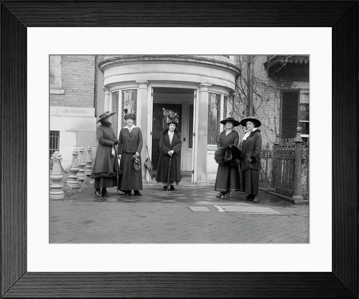 Framed Print : Woman Suffrage - Headquarters, 1917. Creator: Harris & Ewing. Woman Suffrage - Headquarters, 1917. Creator: Harris & Ewing Framed Print : Woman Suffrage - Headquarters, 1917. Creator: Harris & Ewing. Woman Suffrage - Headquarters, 1917. Creator: Harris & Ewing