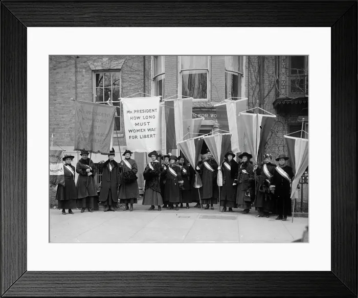 Framed Print : Woman Suffrage - Philadelphia Group at Headquarters, 1917. Creator: Harris & Ewing. Woman Suffrage - Philadelphia Group at Headquarters, 1917. Creator: Harris & Ewing Framed Print : Woman Suffrage - Philadelphia Group at Headquarters, 1917. Creator: Harris & Ewing. Woman Suffrage - Philadelphia Group at Headquarters, 1917. Creator: Harris & Ewing