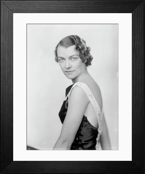 Framed Print : Mrs W.C. Bullock, Portrait, 1933. Creator: Harris & Ewing. Mrs W.C. Bullock, Portrait, 1933. Creator: Harris & Ewing Framed Print : Mrs W.C. Bullock, Portrait, 1933. Creator: Harris & Ewing. Mrs W.C. Bullock, Portrait, 1933. Creator: Harris & Ewing