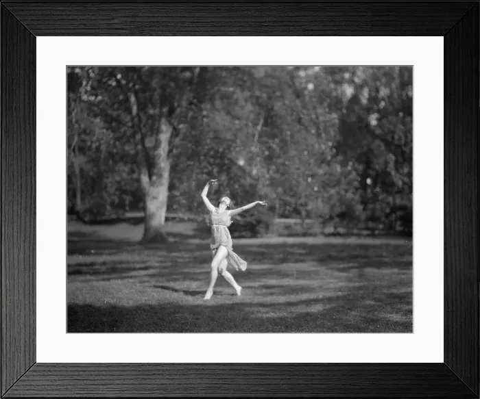 Framed Print : Elizabeth Duncan dancers and children, 1920 Creator: Arnold Genthe