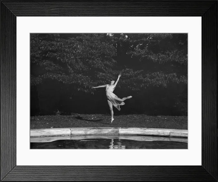 Framed Print : Elizabeth Duncan dancers and children, 1927 Creator: Arnold Genthe