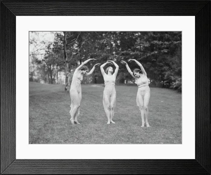Framed Print : Elizabeth Duncan dancers and children, 1929 Creator: Arnold Genthe