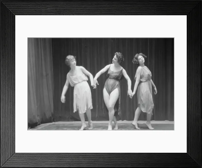 Framed Print : Elsie Dufour dancers, between 1918 and 1920? Creator: Arnold Genthe Framed Print : Elsie Dufour dancers, between 1918 and 1920? Creator: Arnold Genthe