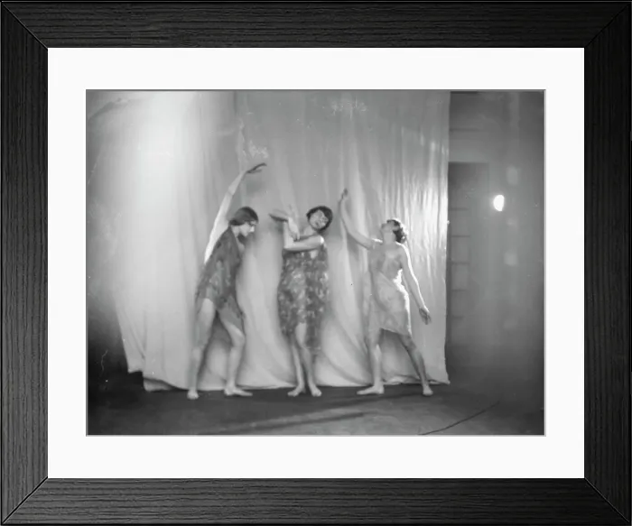 Framed Print : Elizabeth Duncan dancers and children, 1932 Creator: Arnold Genthe Framed Print : Elizabeth Duncan dancers and children, 1932 Creator: Arnold Genthe