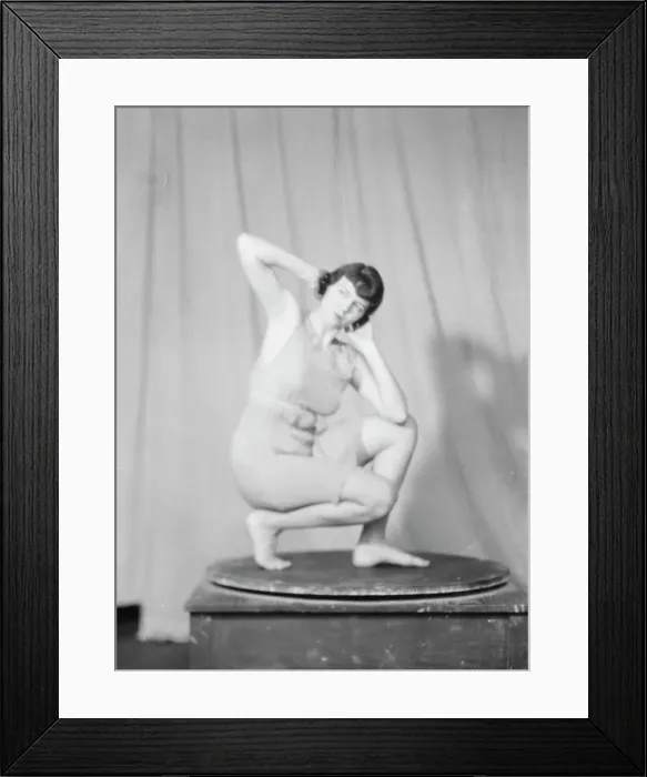 Framed Print : Elizabeth Duncan dancers and children, 1932 Creator: Arnold Genthe