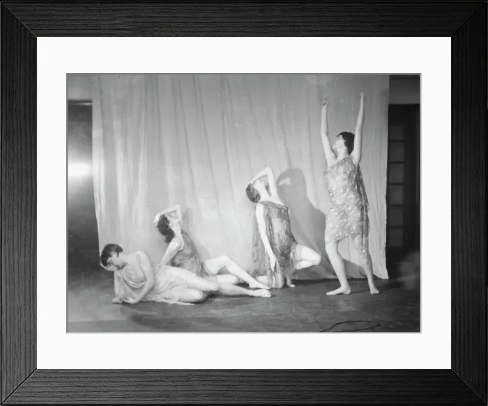 Framed Print : Elizabeth Duncan dancers and children, 1932 Creator: Arnold Genthe
